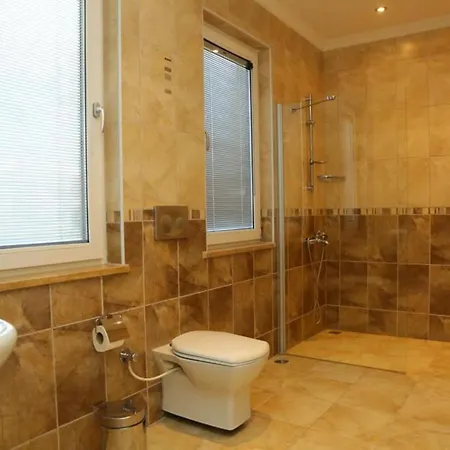 Fireplace - Bbq - Sleeps 10 - Parking - Pool Vilă